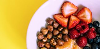 Top 5 Antioxidant Rich Berries and Top 5 Antioxidant Rich Nuts