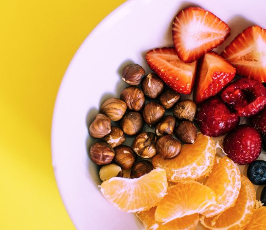 Top 5 Antioxidant Rich Berries and Top 5 Antioxidant Rich Nuts