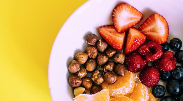 Top 5 Antioxidant Rich Berries and Top 5 Antioxidant Rich Nuts